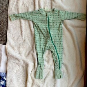 Parade organics bodysuit 9-12 month